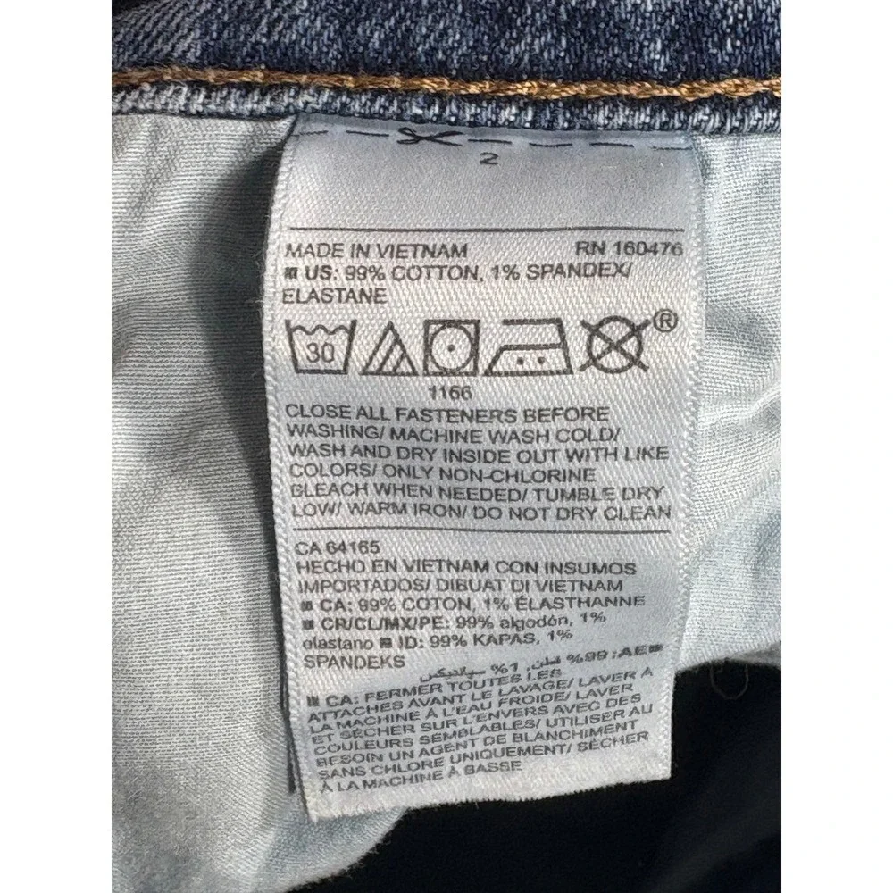 Old Navy Boyfriend Mid-Rise Distressed Jeans Medium‎ Wash Women Size 2 1166
